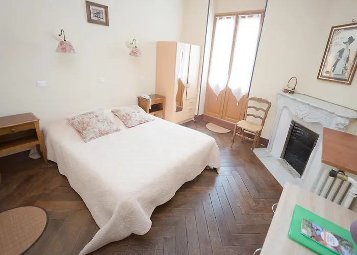 Le Vieux Tilleul Seyne